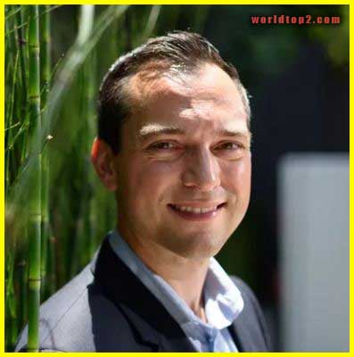 Nathan Blecharczyk bio wiki facts