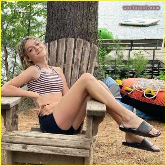 Sarah Dorothy Little hot and sexy