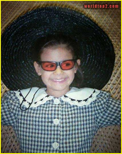 Aria Mia Loberti childhood photo