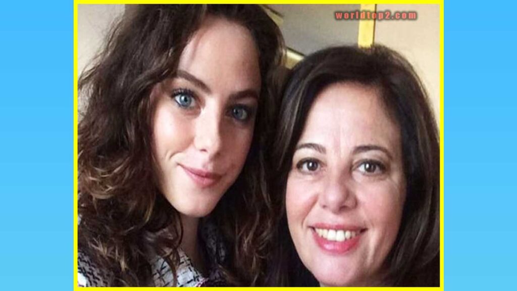 Kaya Scodelario with her mother