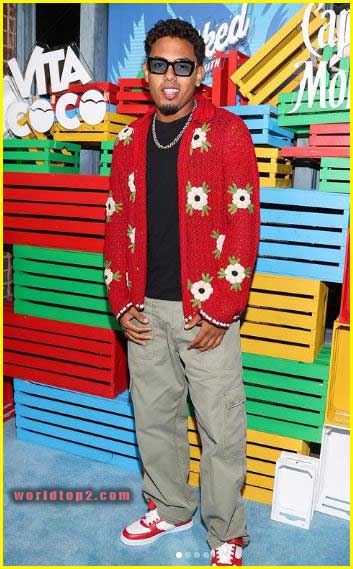 Myke Towers bio wiki facts