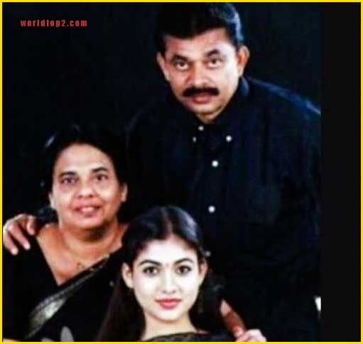 Nayanthara with her parents
