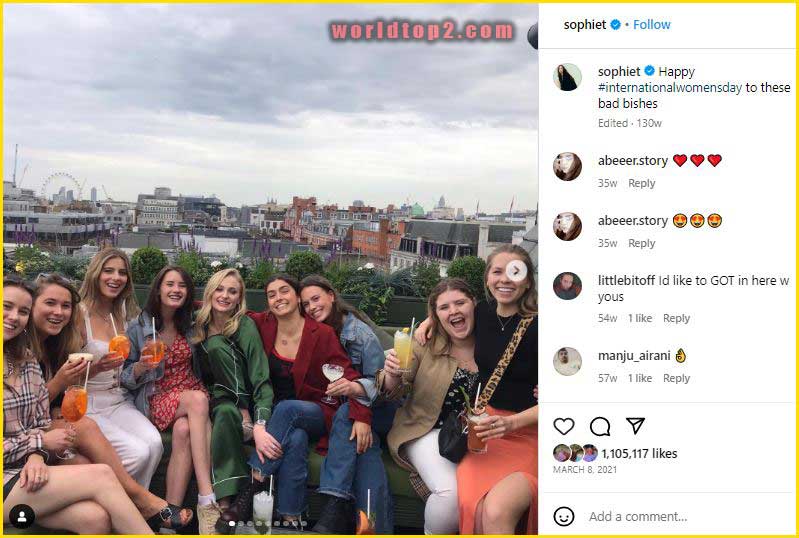 Sophie Turner with her friends