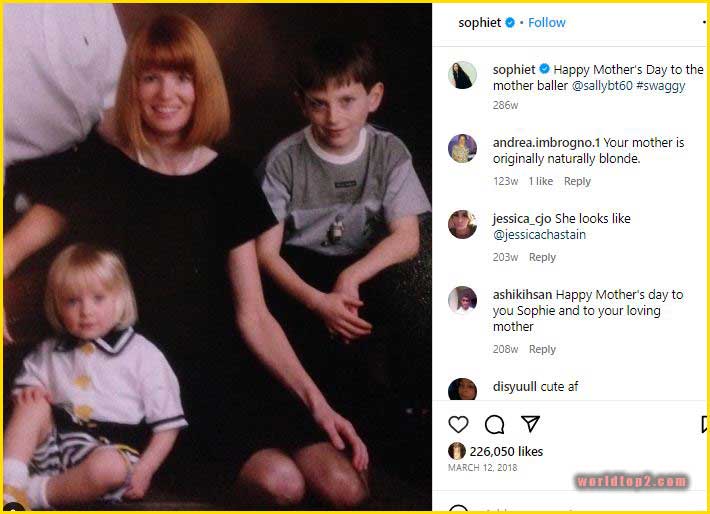 Sophie Turner with her mother and brother