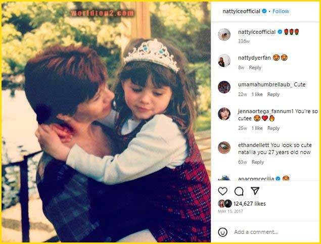 Natalia Dyer childhood photo with her mother