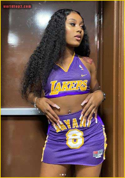 Semaj Lesley hot and sexy