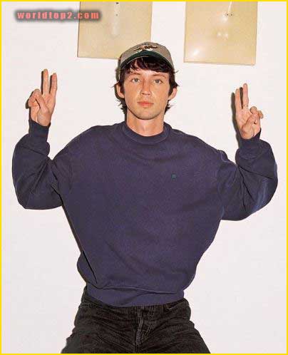 Troye Sivan bio wiki facts
