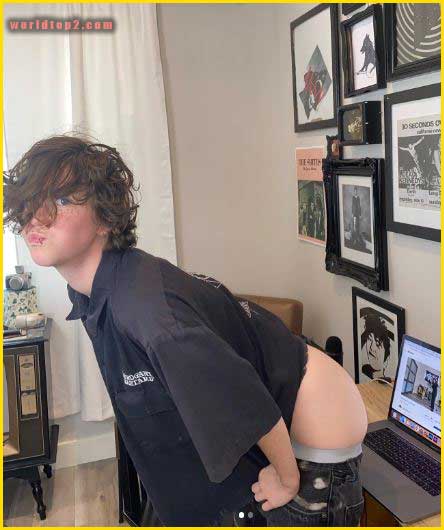 Miles Mckenna funny photo