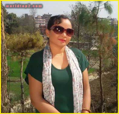 Roshani Rasaili singer