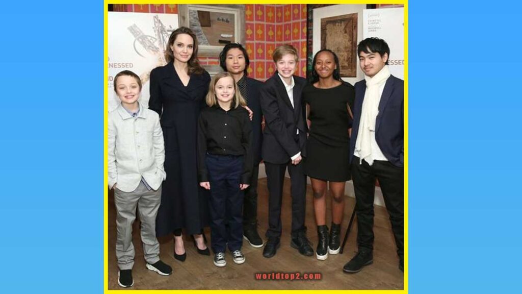 Shiloh Jolie Pitt with her mother and siblings