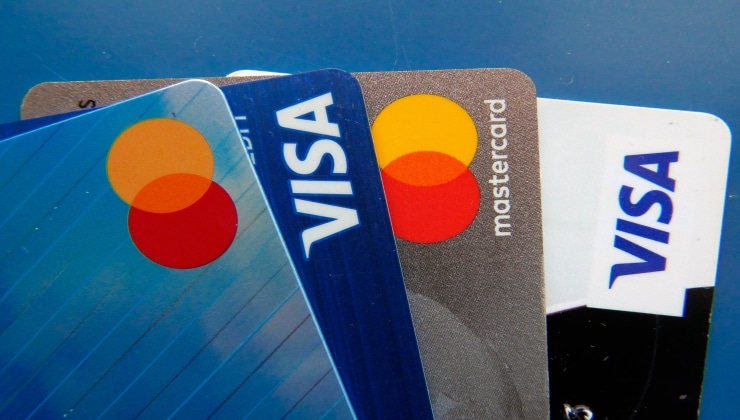Advantages and Disadvantages Of Credit Cards