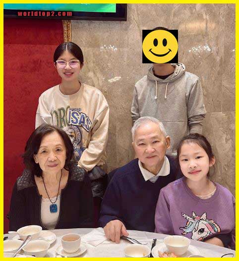 Linda Yu Qian daughters with their grandparents