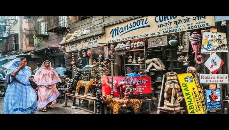 Chor Bazaar: A Treasure Trove of Antiques and Curios