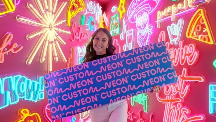 Exploring the Benefits of Using Neon Signs for Business Promotion